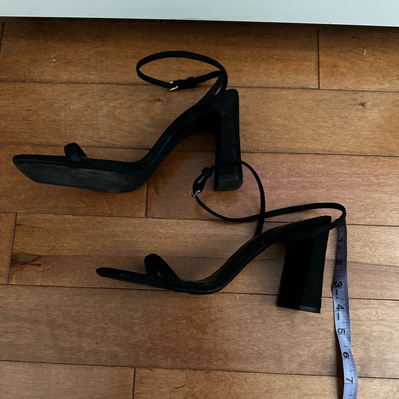 Zara sandals - Picture 2 of 6